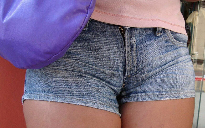 パンスジ エロ画像！ぱんすじでおマンコの形状までわかる♡パンツのラインだけで抜けちゃうぜ!!028