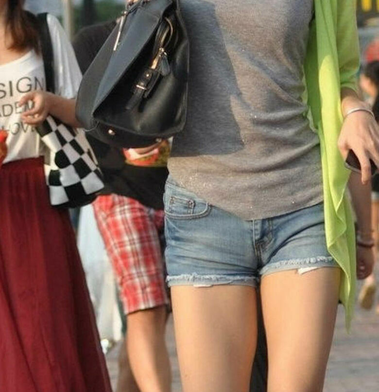 パンスジ エロ画像！ぱんすじでおマンコの形状までわかる♡パンツのラインだけで抜けちゃうぜ!!029