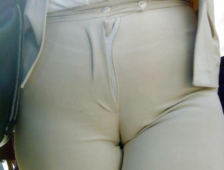 パンスジ エロ画像！ぱんすじでおマンコの形状までわかる♡パンツのラインだけで抜けちゃうぜ!!032