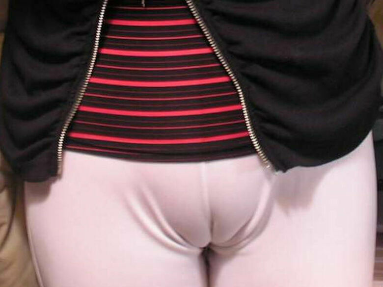 パンスジ エロ画像！ぱんすじでおマンコの形状までわかる♡パンツのラインだけで抜けちゃうぜ!!034