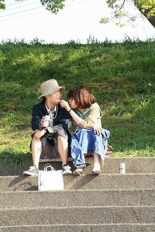 地味子 パンチラ盗撮画像！パンツは意外に派手なものがあってエロいぜ!!020