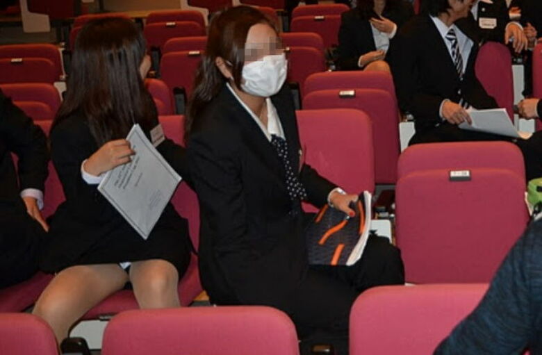 リクルートスーツ パンチラ画像!新卒女子の盗撮パンツに大興奮♡生々しくてエロいぜ!!052枚目