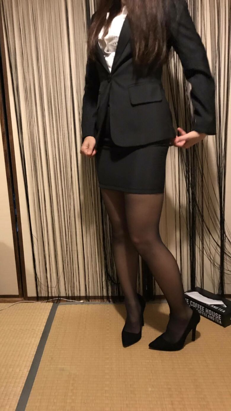 リクルートスーツ パンチラ画像!新卒女子の盗撮パンツに大興奮♡生々しくてエロいぜ!!081枚目