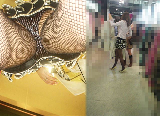 パンチラが抜ける逆さ撮り盗撮エロ動画像Vol.43_017枚目