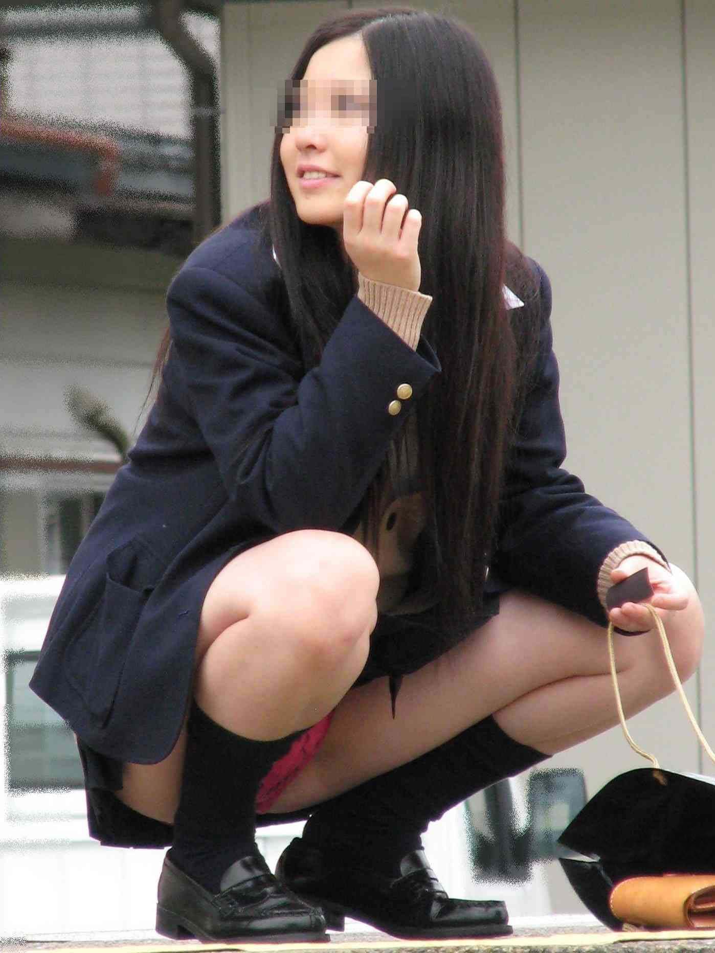 jk しゃがみパンチラ 盗撮 JKしゃがみパンチラ画像】厳選28枚！パンツの色も様々でエロいっす♡ | パンチラ☆ぱんちら