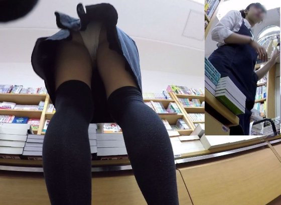 至高の逆さ撮りパンチラ画像Vol.8!エロい盗撮パンツにお尻 生足が抜ける!【厳選21枚】015