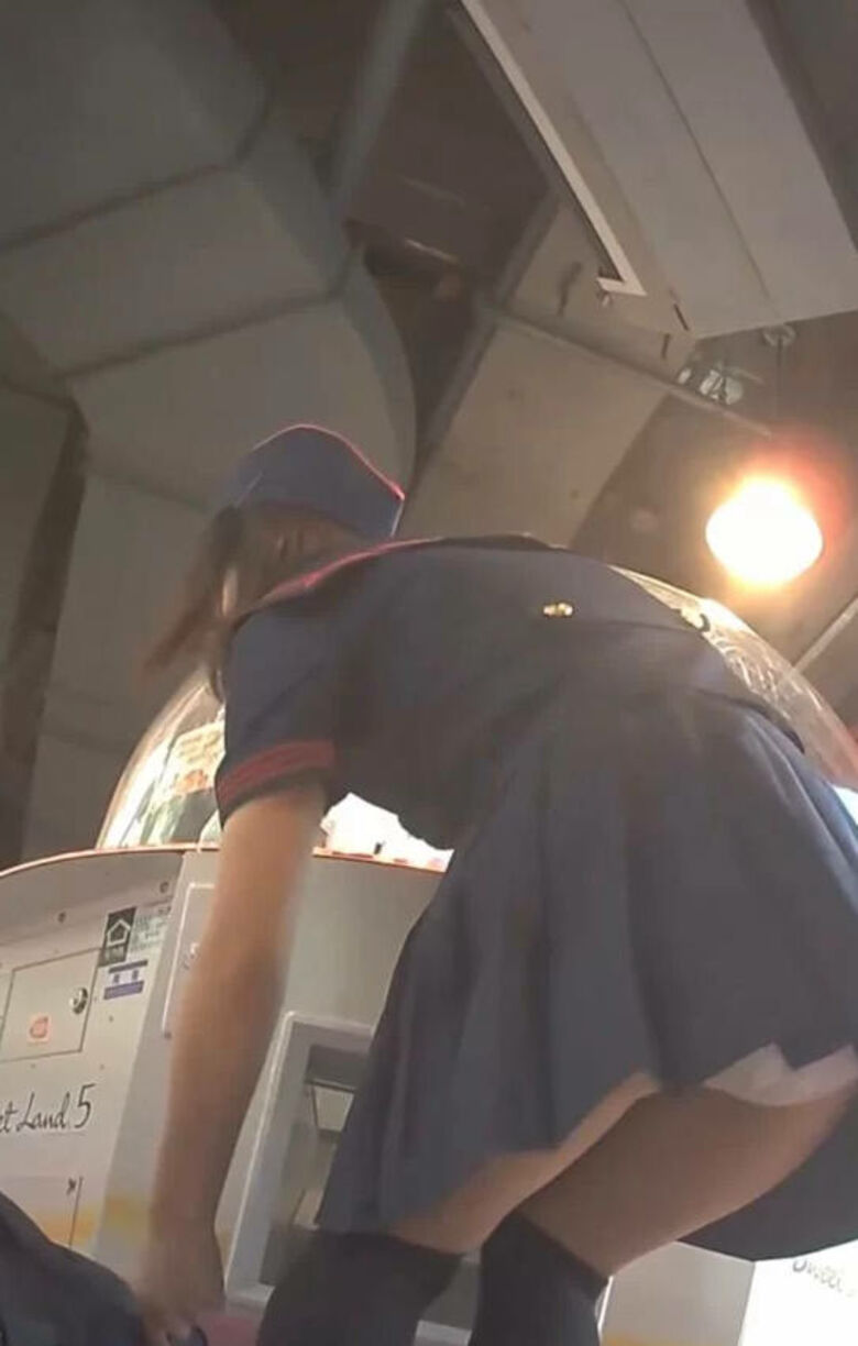渋谷パンチラハロウィンのパンツ動画像124枚！コスプレ女子のエッチな下着に太もも 生足がエロくて抜ける!!048枚目