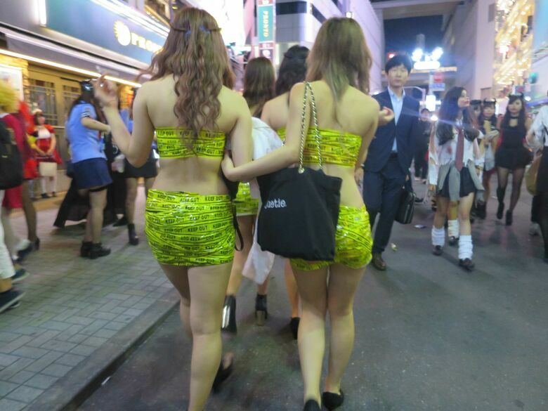 渋谷パンチラハロウィンのパンツ動画像124枚！コスプレ女子のエッチな下着に太もも 生足がエロくて抜ける!!124枚目