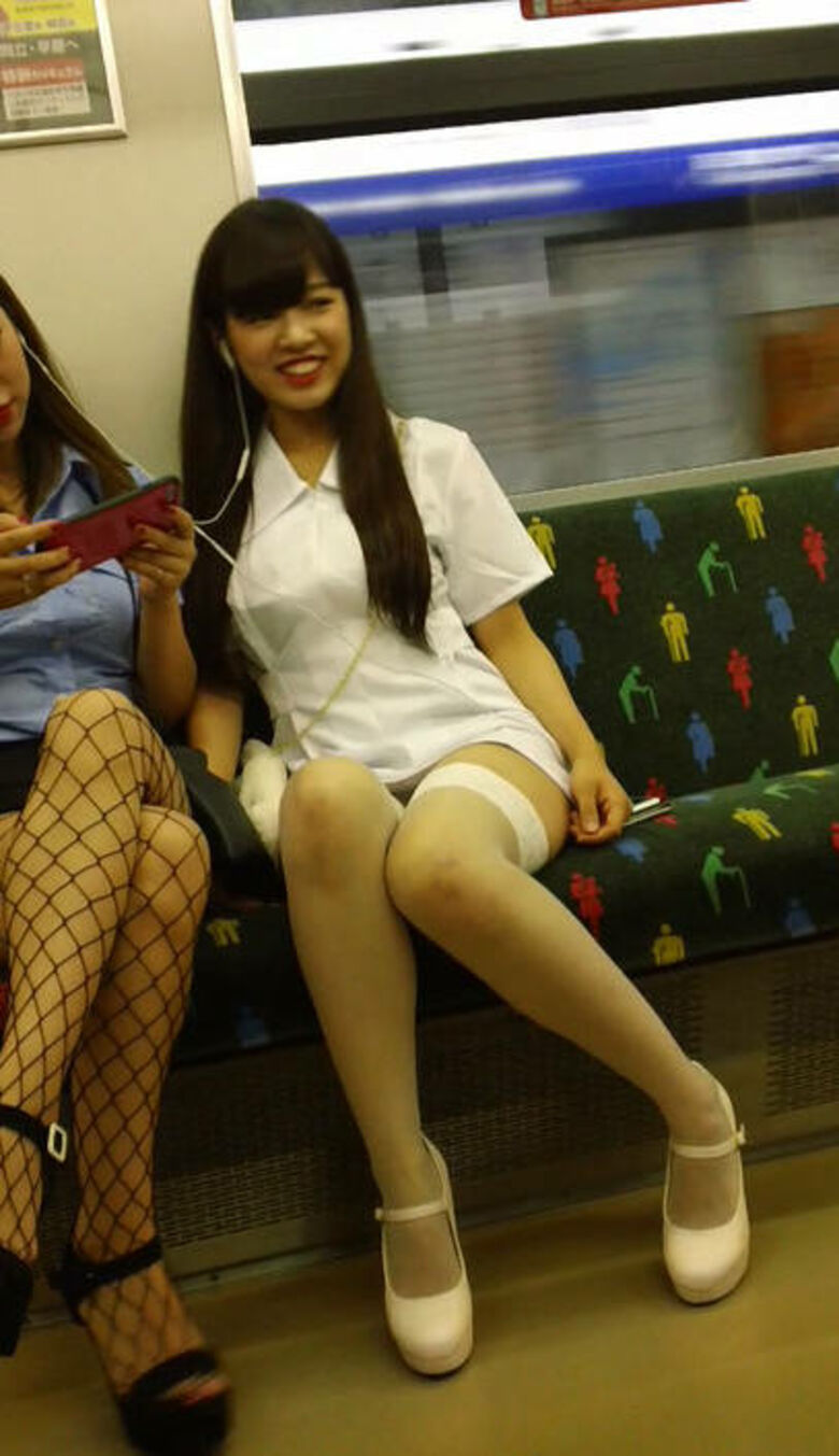 渋谷 パンチラ♡ハロウィン🎃パンツ画像だぜ!!コスプレ女子のぱんちらや下着が抜けちゃいます♬062枚目