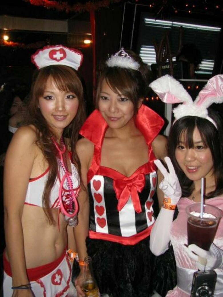 渋谷 パンチラ♡ハロウィン🎃パンツ画像だぜ!!コスプレ女子のぱんちらや下着が抜けちゃいます♬081枚目