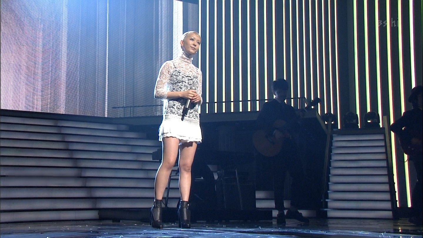 木村カエラのパンチラと巨尻がエロすぎる♡貴重な画像をまとめてみたぜ!!002