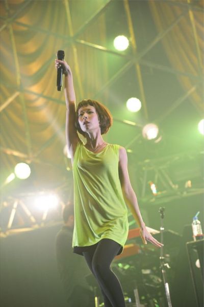 木村カエラのパンチラと巨尻がエロすぎる♡貴重な画像をまとめてみたぜ!!010