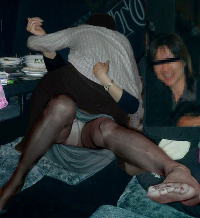 酔ったolのパンチラ画像だぜ!飲み会とかでこんなシーンってあるよね♡003