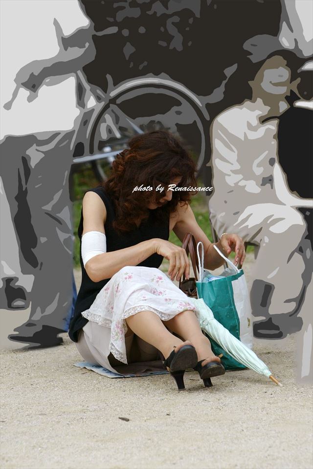 体育座り パンチラ！太ももの裏が丸見えすぎてクッソ抜けるわ(*゜∀゜)=3017