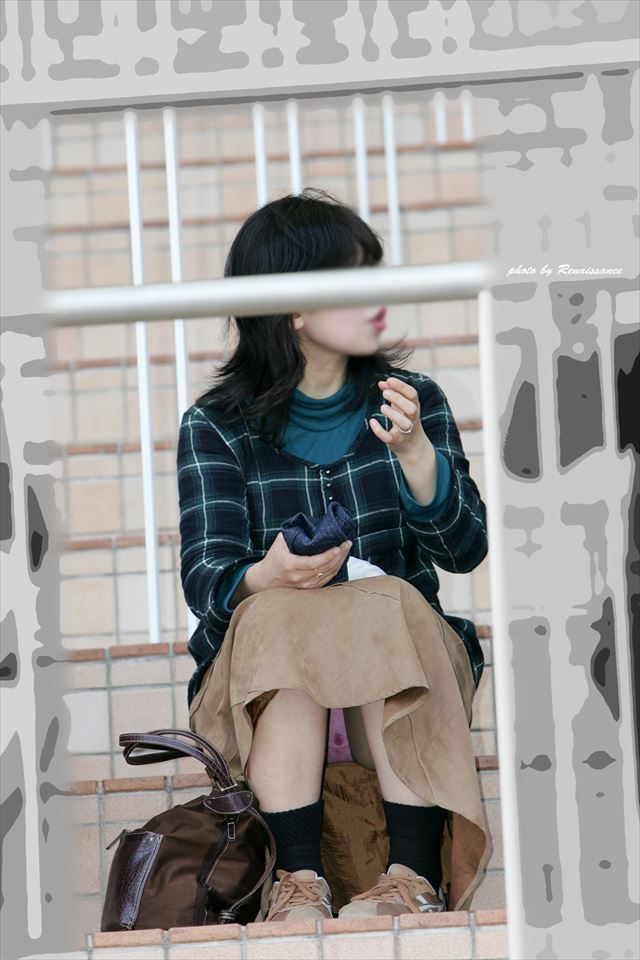 体育座り パンチラ！太ももの裏が丸見えすぎてクッソ抜けるわ(*゜∀゜)=3024