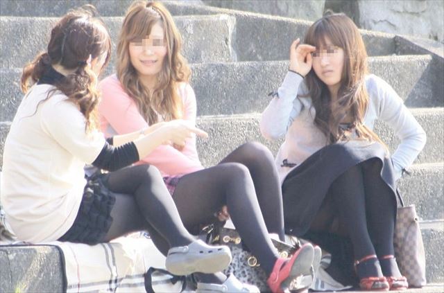 体育座り パンチラ！太ももの裏が丸見えすぎてクッソ抜けるわ(*゜∀゜)=3027