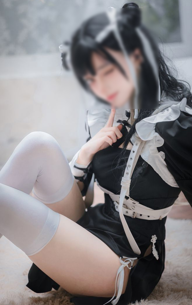 コスプレイヤー 座りパンチラ！パンツもエロいけど太もものムチムチ感がたまんないっす♡013